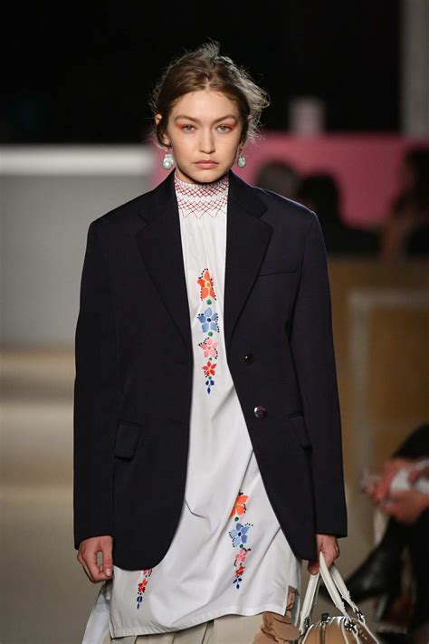 prada catwalk 2020